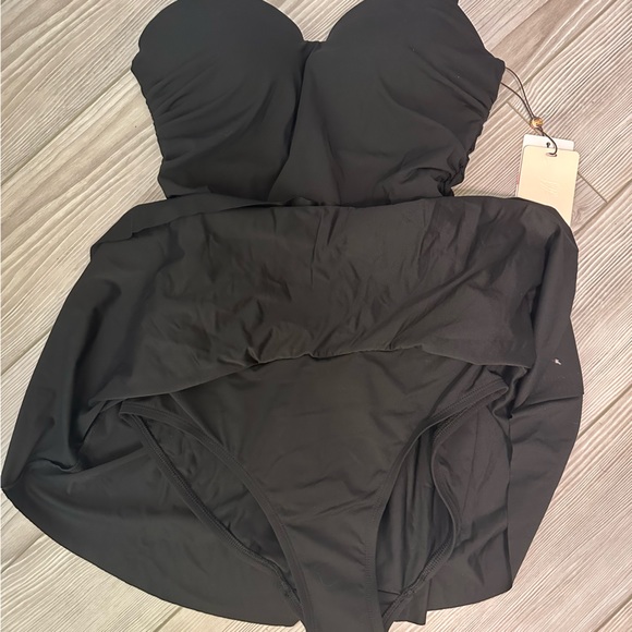 Brand New with tags!!! Calia swim suit. Size 6 - Picture 4 of 6